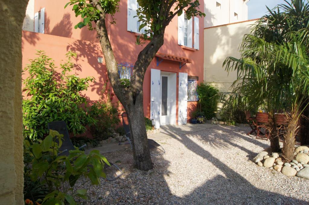 Bed and Breakfast L'Orangeraie Эльн Экстерьер фото